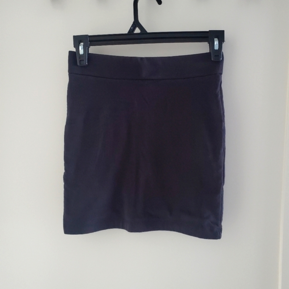 Black bodycon pencil skirt